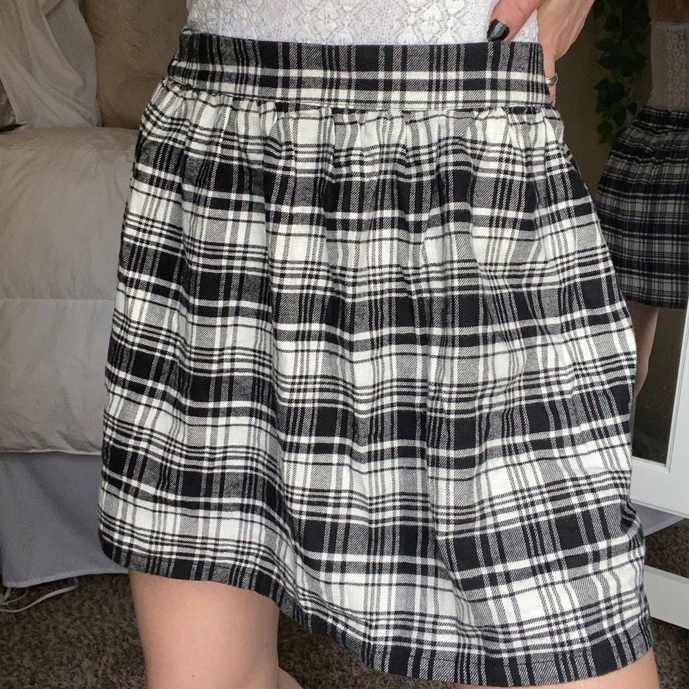 Black/white plaid mini skirt, size small